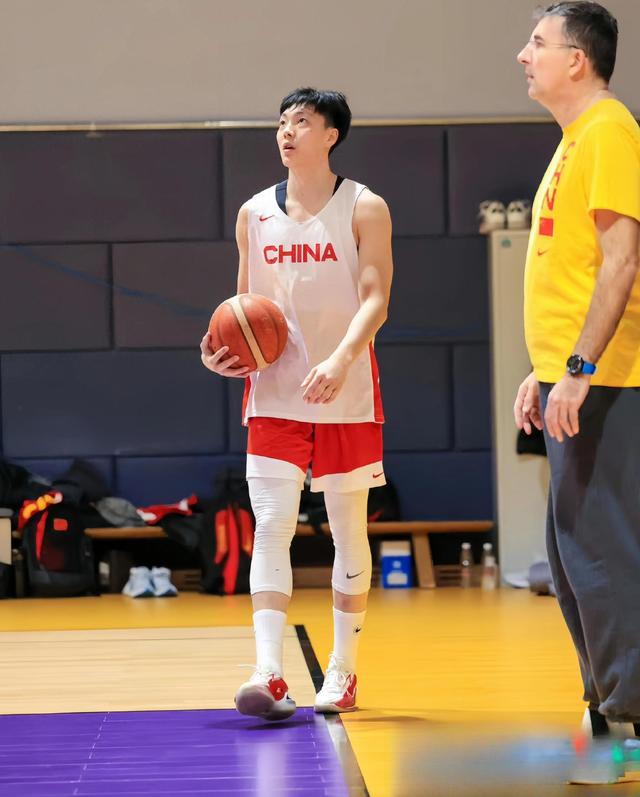 云南男篮青年队员崭露头角，球队注目