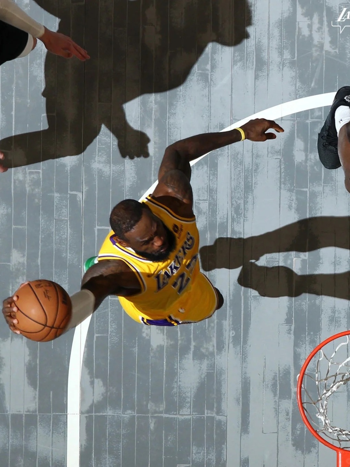 湖人胜灰熊,全队状态回升 湖人胜灰熊,全队状态回升