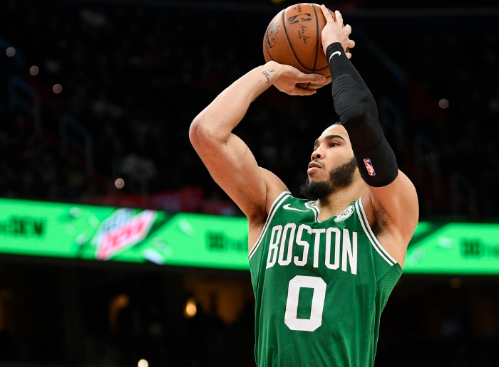 火箭客场击败绿衫军，保罗时刻挺身而出率队取得胜利