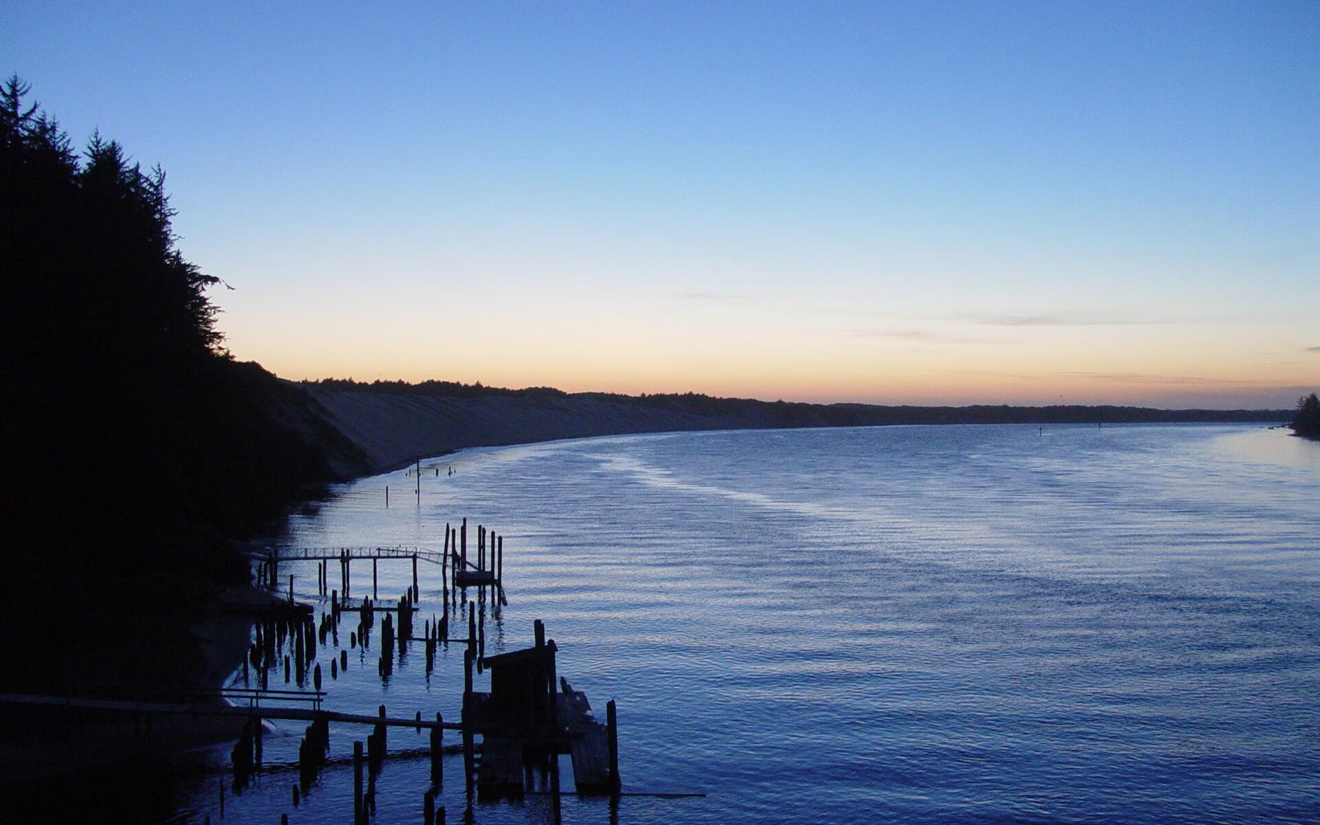 喀麦隆对阵秘鲁，卡瓦哈尔用实力为自己正名