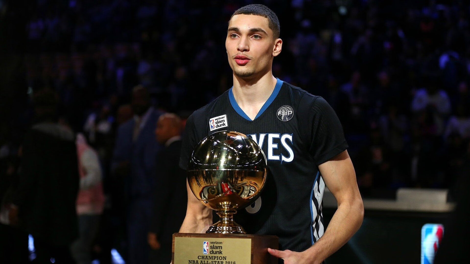 开云官网-双子星的战场，从足球火力压制到NBA接管比赛—阿坎吉之名背后的竞技狂想曲