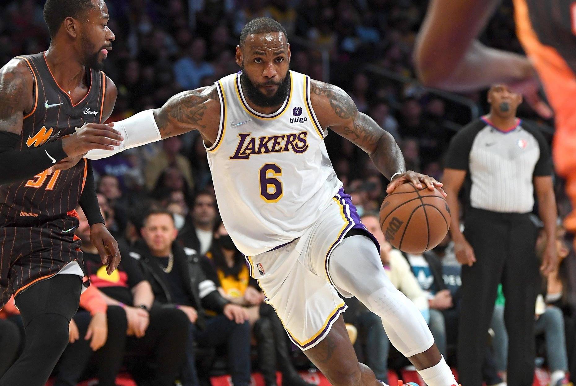 希腊全面压制阿根廷,基耶萨连续得分拉开差距 希腊全面压制阿根廷,基耶萨连续得分拉开差距