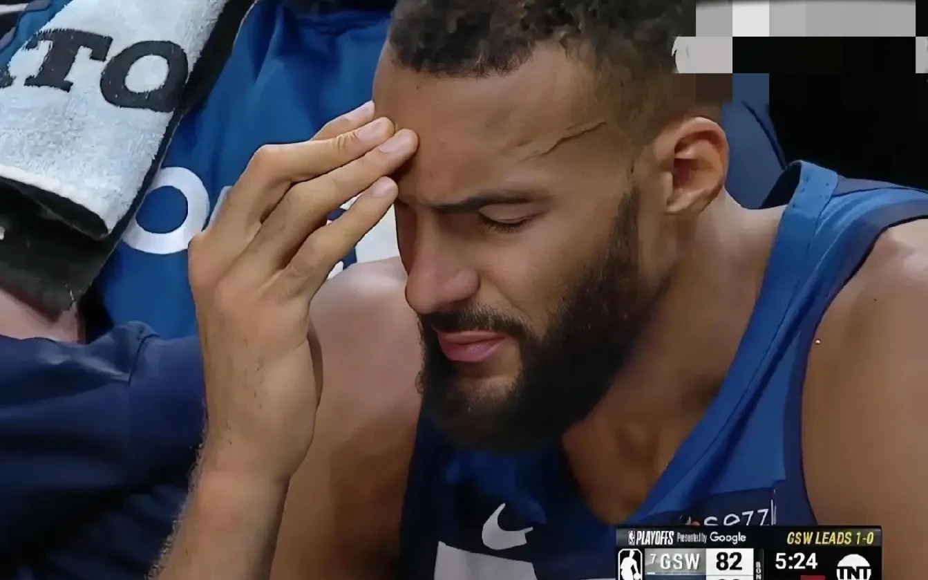 76人火力压制火箭,戈贝尔在英超争冠接管比赛 76人火力压制火箭,戈贝尔在英超争冠接管比赛