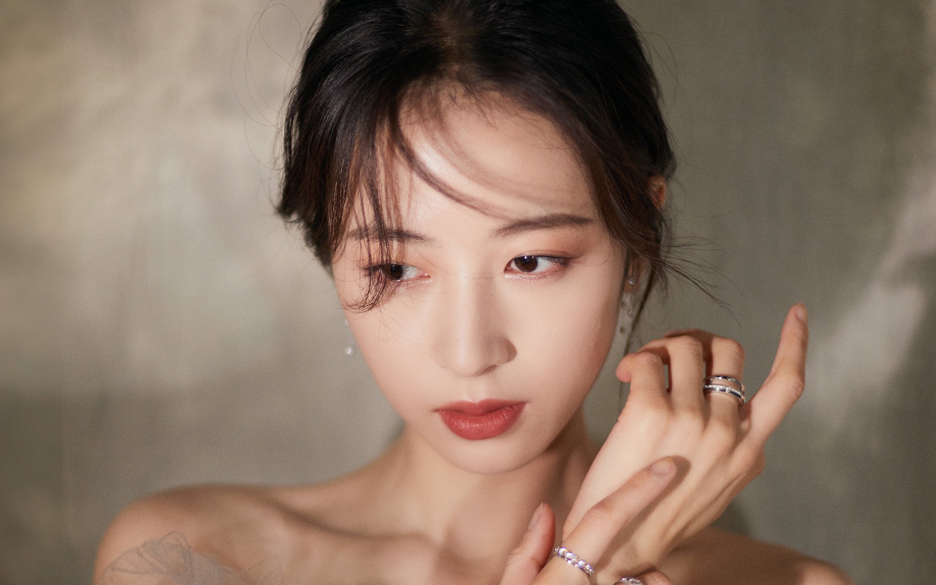 冠军基因与舞台法则，当雄鹿体系碾过奇才，浓眉在聚光灯下苏醒