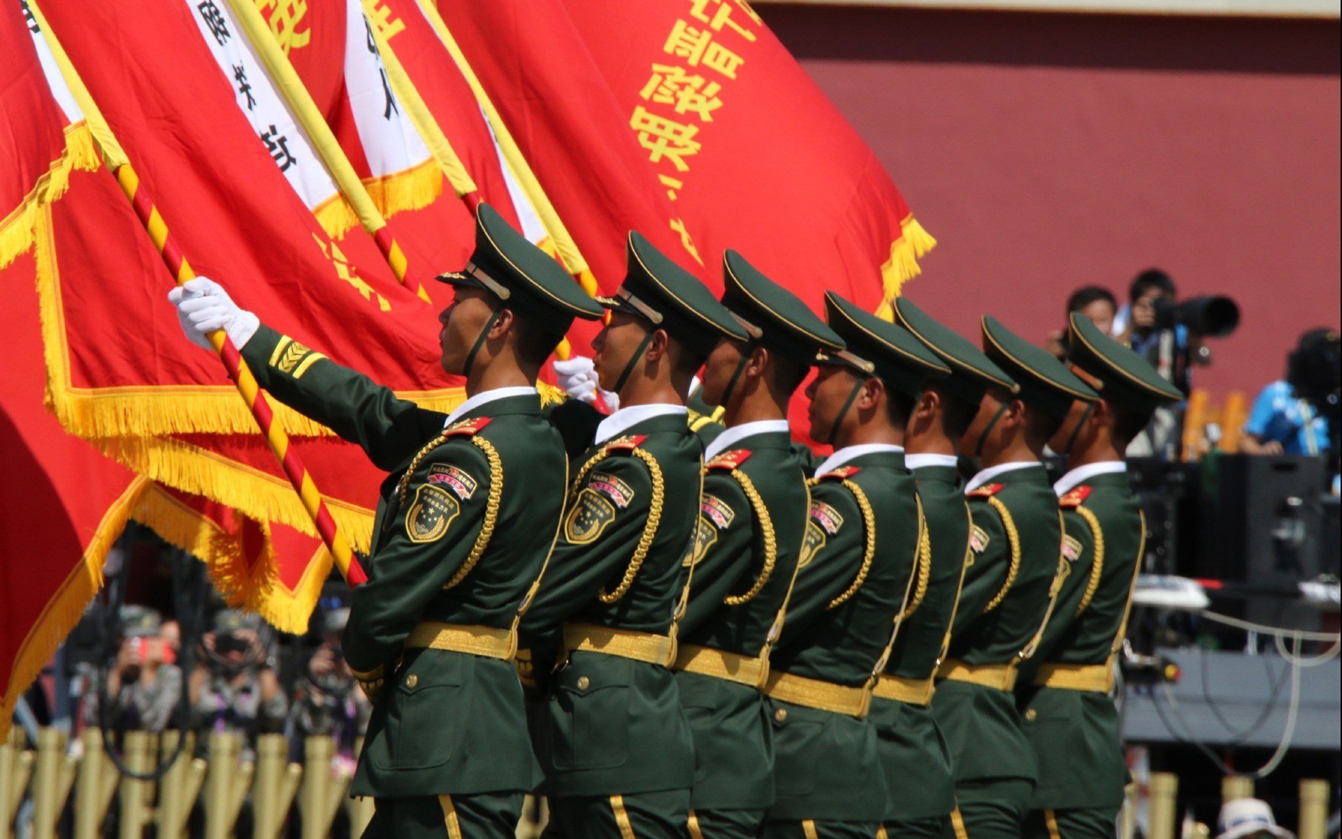 双重封锁，从伊斯坦布尔博弈到绿茵场统治